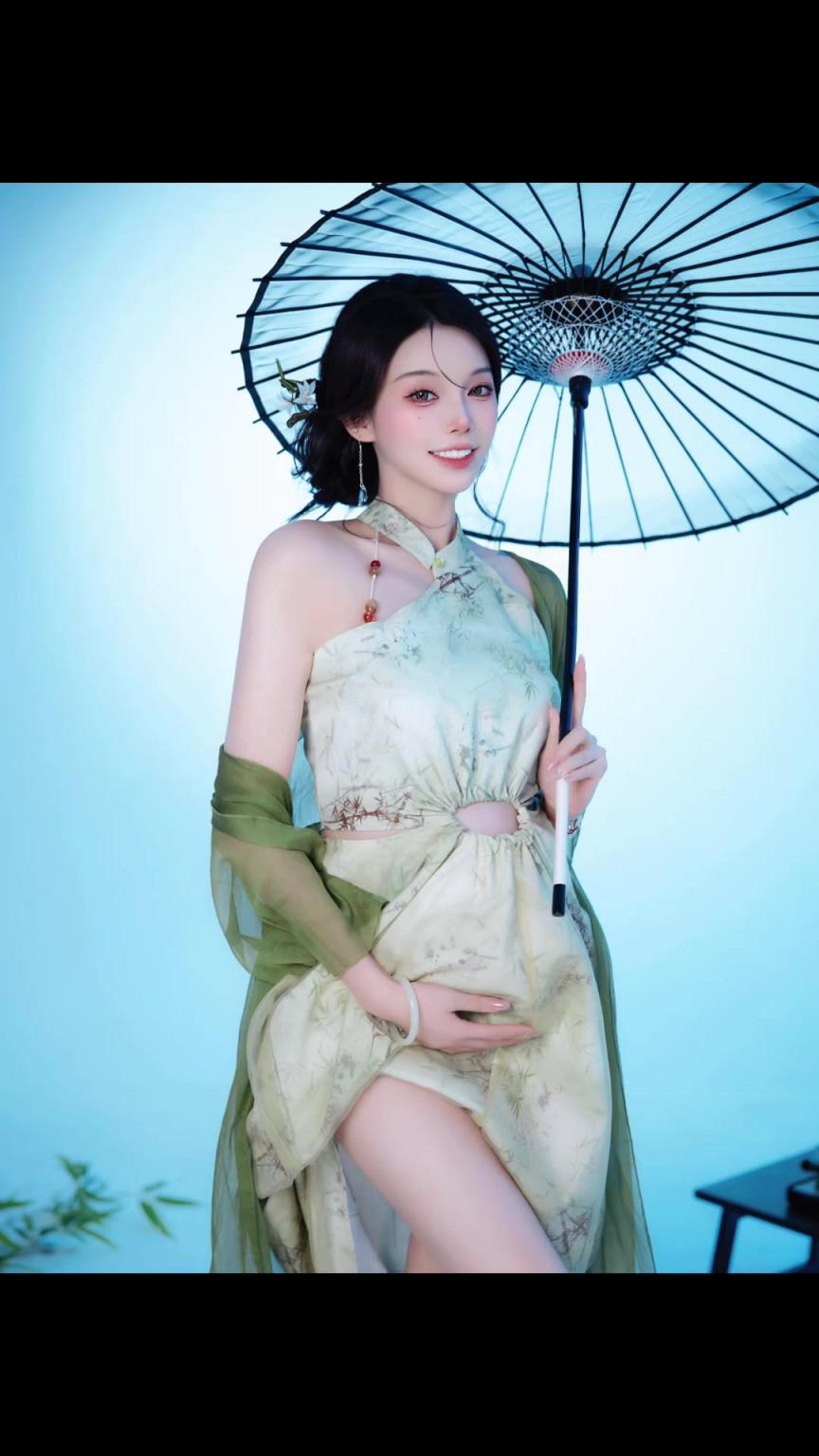 挺美啊！美女主播小太阳晒照：拍到了人生绝美的蛇年孕照！